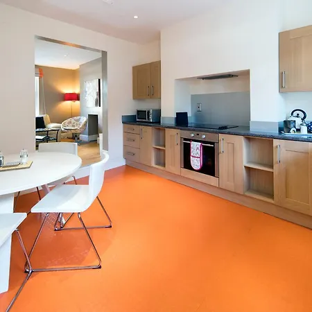 Holidays Daisy House بيت للعطل هاروغايت
